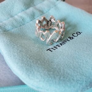 Tiffany & Co. Paloma Picasso Love & Kisses Ring